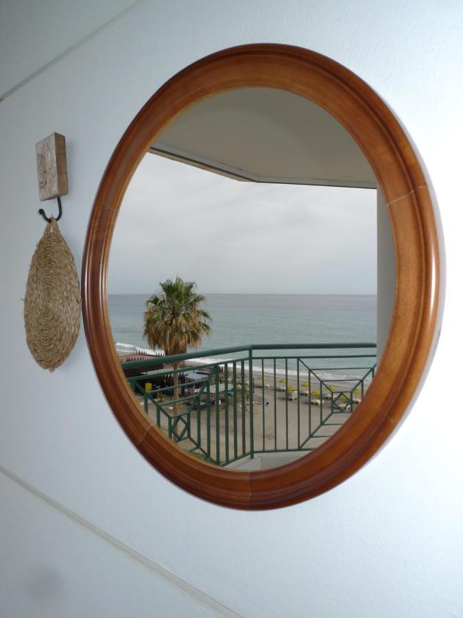 Torrox Costa Beachfront Apartment 外观 照片